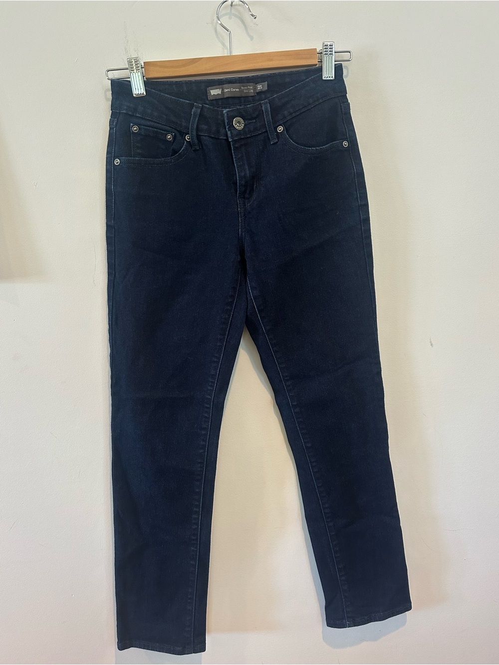 Levi’s Women's Dark Blue Straight Jeans 25